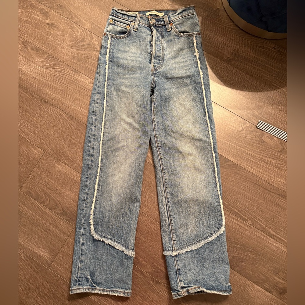 Ribcage Straight Levi’s Blue Jeans